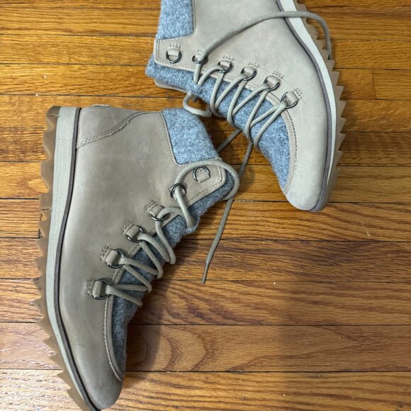 Sorel Women's Boots EUC - Picture 2 of 5